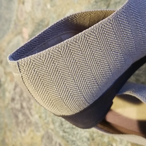 🎉Host Pick! 😎Charleston Shoe Company Tan Cape Low Wedge Size 8 - Picture 3 of 8